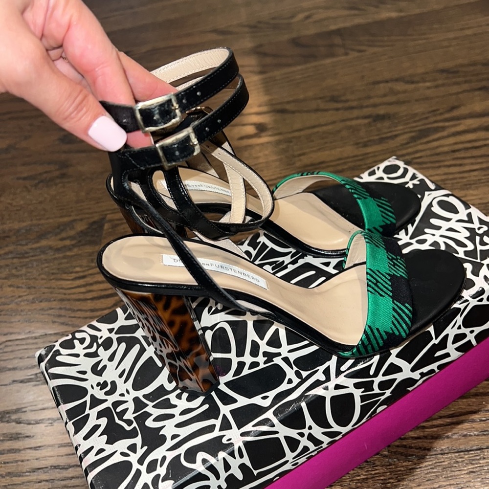 DVF Heels - super unique! - Picture 4 of 5